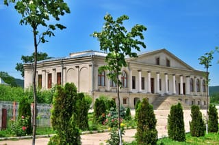 Mansion in Voinești