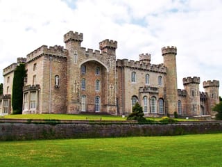 Bryn Bras Castle