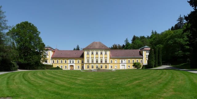Černovice Chateau