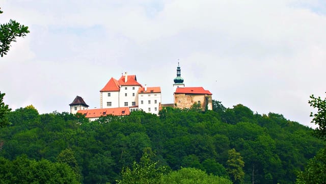 Vysoký Chlumec Castle
