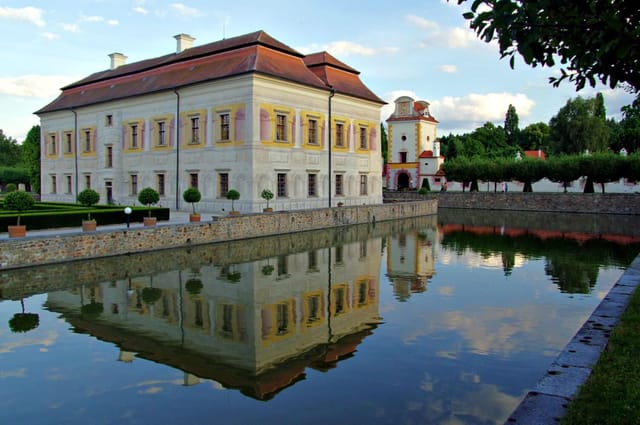 Kratochvíle Chateau