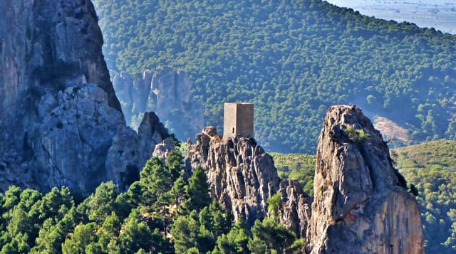 Peñas Negras de Tíscar castle
