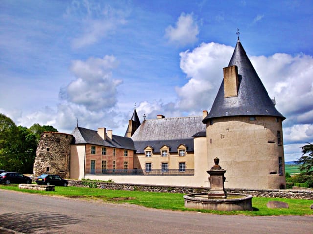 Château de Villeneuve-Lembron