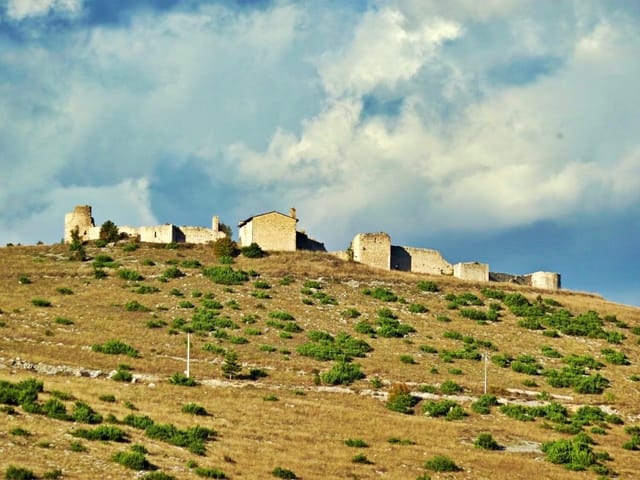 Castle of Sant'Eusanio Forconese