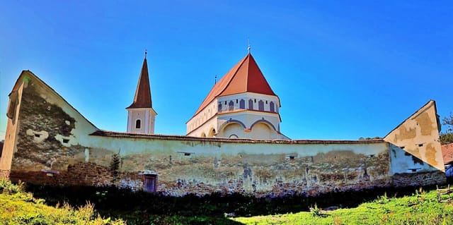 Cloaşterf Fortified Church