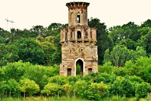 Teleki Castle in Luna de Jos