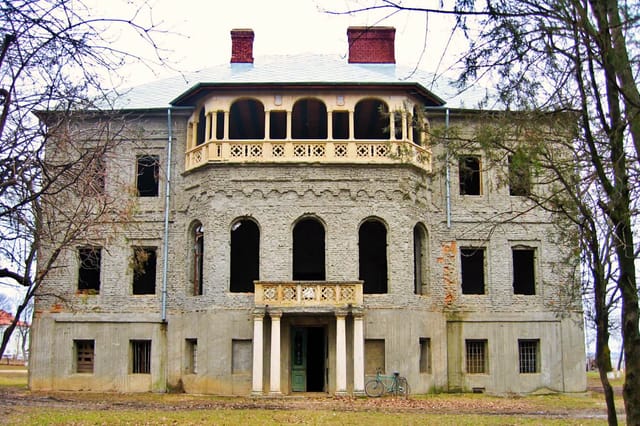 The manor of Țibănești